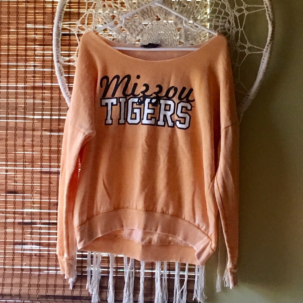Recycled karma off the shoulder sweater!